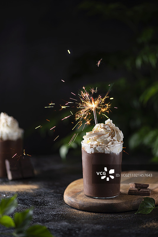 桌子上甜点的特写图片素材