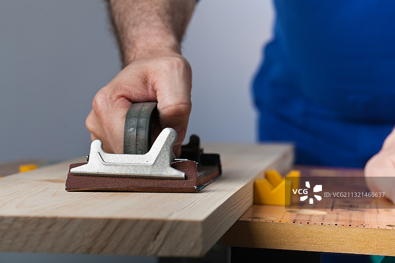 木匠工作照（身体中部）图片素材