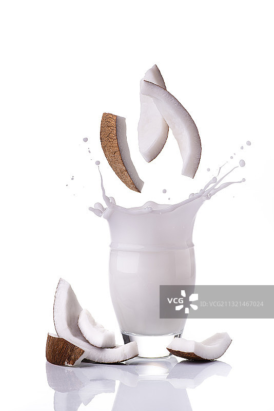 白色背景上的咖啡杯特写，意大利图片素材