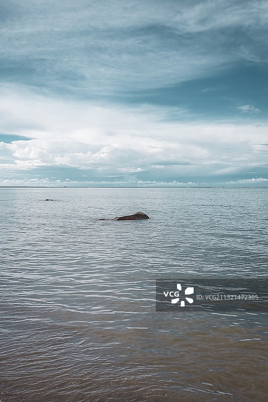 青海湖的水天一色。图片素材
