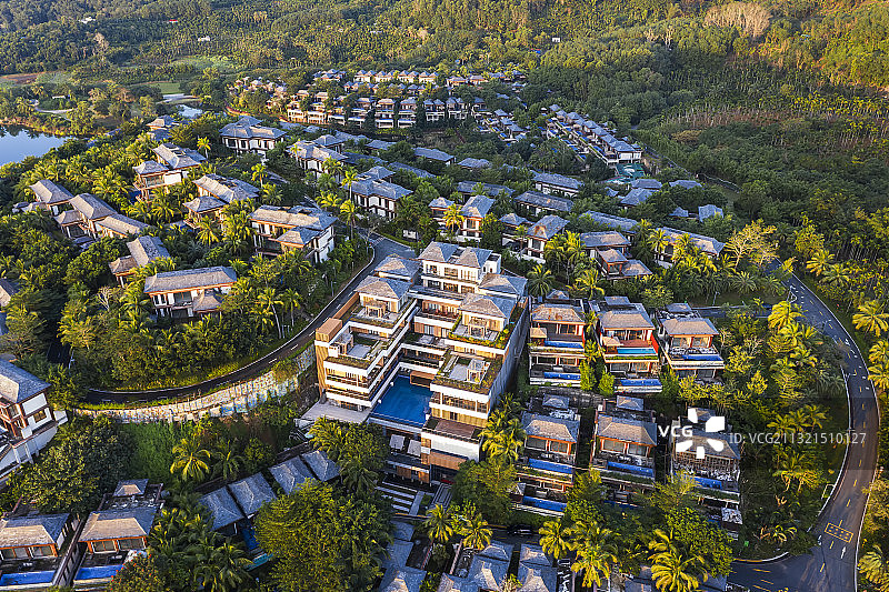 海南三亚保亭呀诺达雨林景区那香山雨林度假酒店图片素材