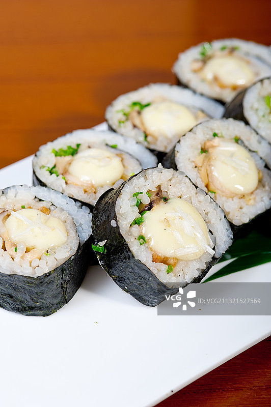 盘中寿司特写图片素材