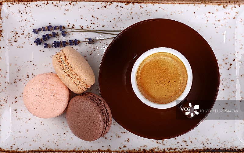 马卡龙和咖啡俯视图图片素材