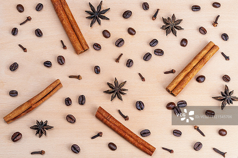 桌面上的香料俯视图图片素材