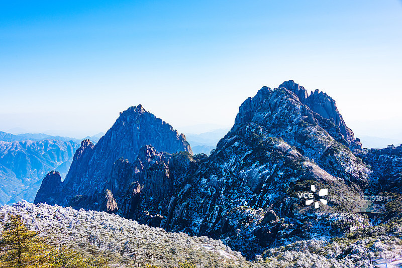 安徽黄山风景区日出日落山峰旅游风光图片素材