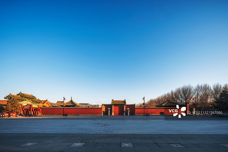 辽宁沈阳故宫大门日出图片素材