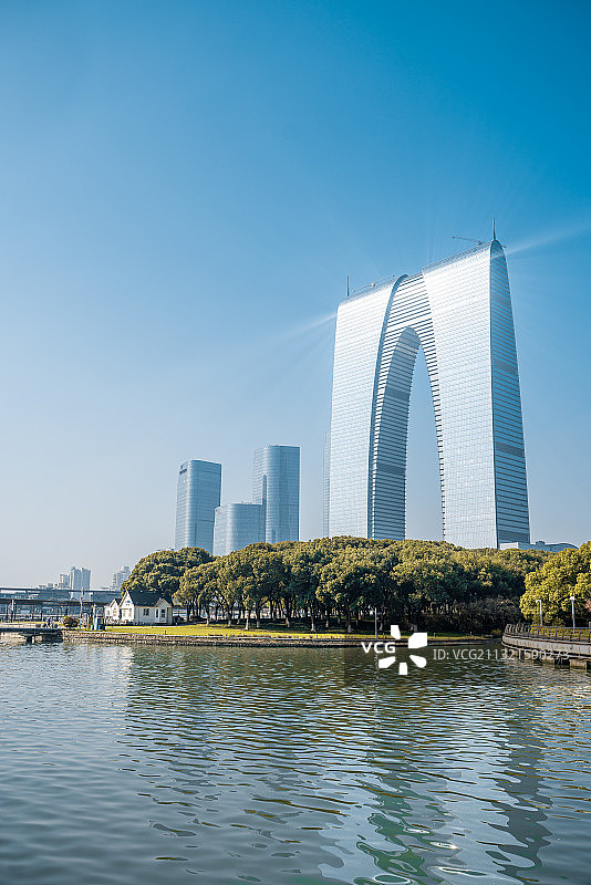 苏州，金鸡湖，东方之门，天际线，现代建筑图片素材