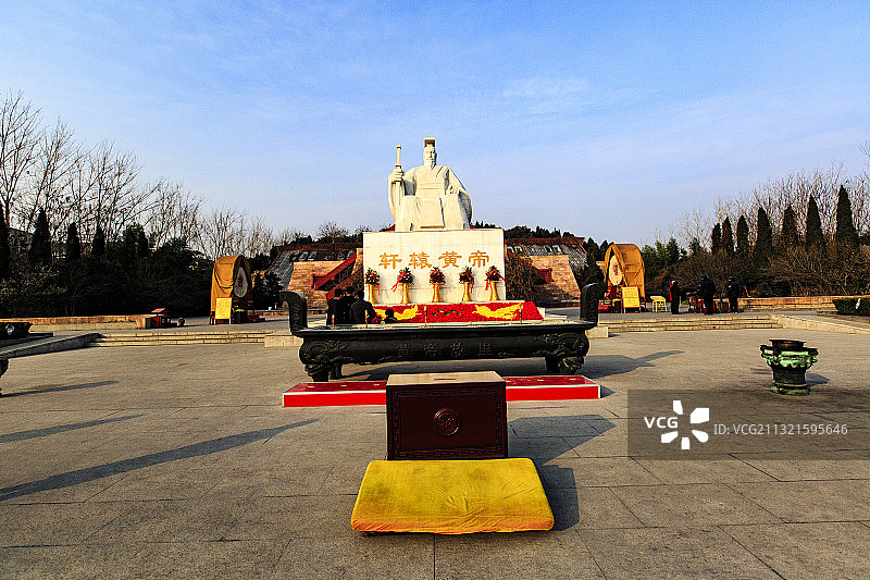 河南新郑黄帝故里轩辕黄帝塑像图片素材