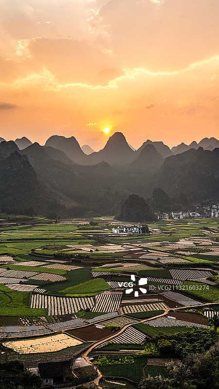 贵州省兴义市万峰林景区日落图片素材