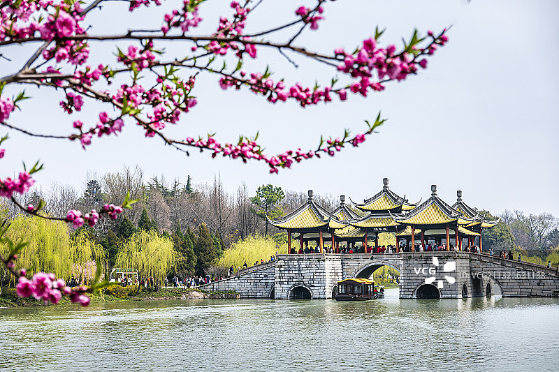 扬州瘦西湖五亭桥春色图片素材