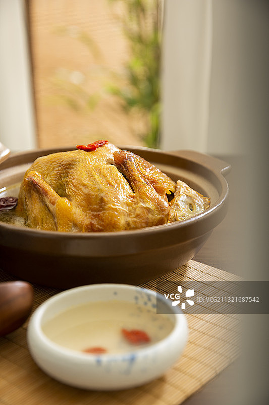 中华美食砂锅茶叶鸡图片素材