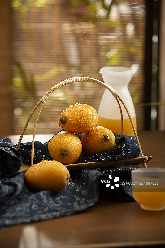 中华美食枇杷和果汁静物图片素材