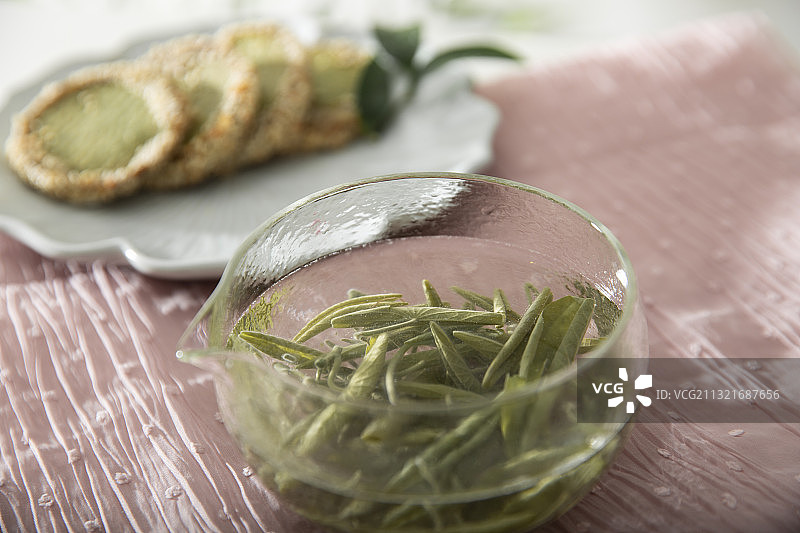 中华美食绿茶饼和莼菜汤静物图片素材