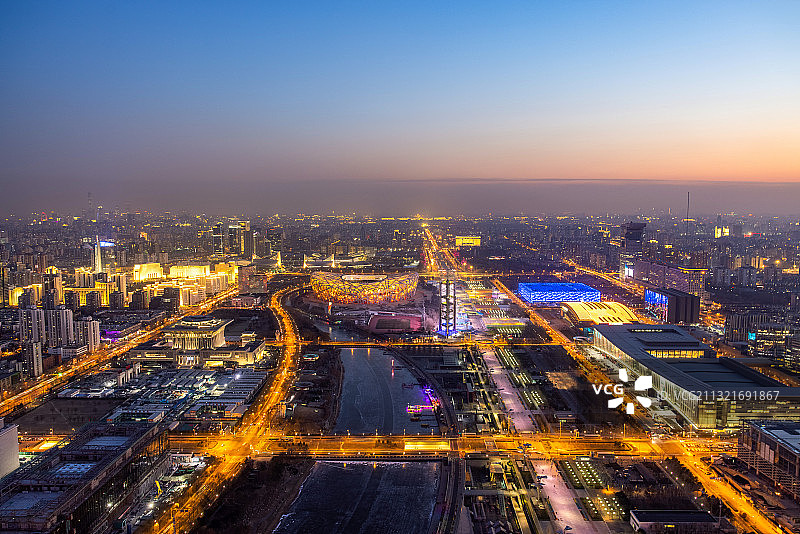 夜幕下的鸟巢、水立方和国家会展中心图片素材