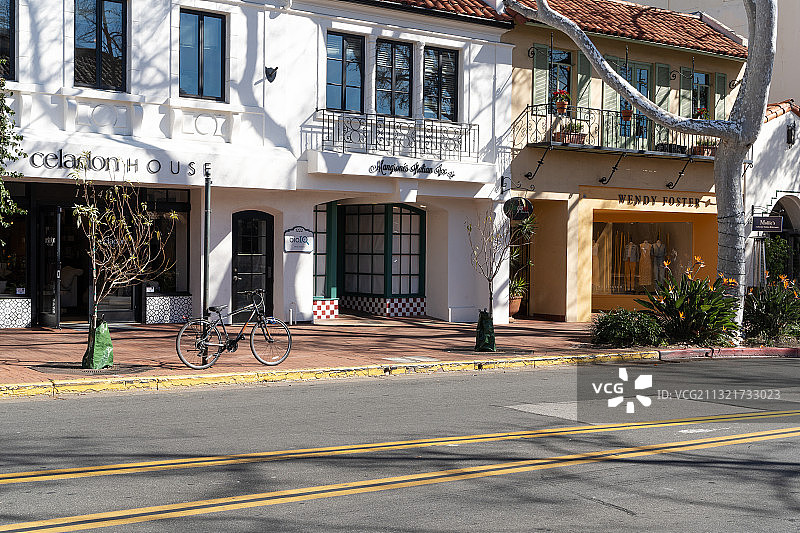 美国小镇和空旷的街道图片素材