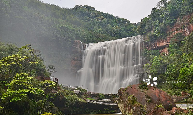 贵州赤水大瀑布，十丈洞，中国最佳观赏瀑布之一图片素材