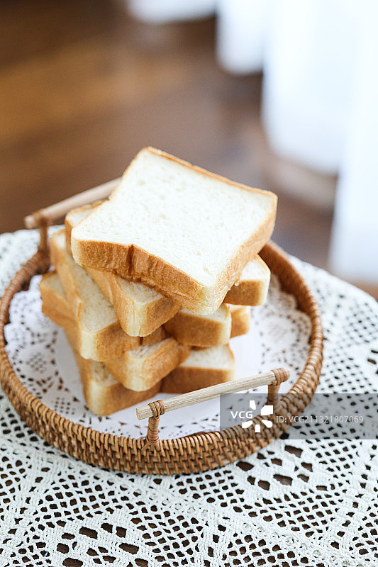切片的叠放在一起的吐司面包图片素材