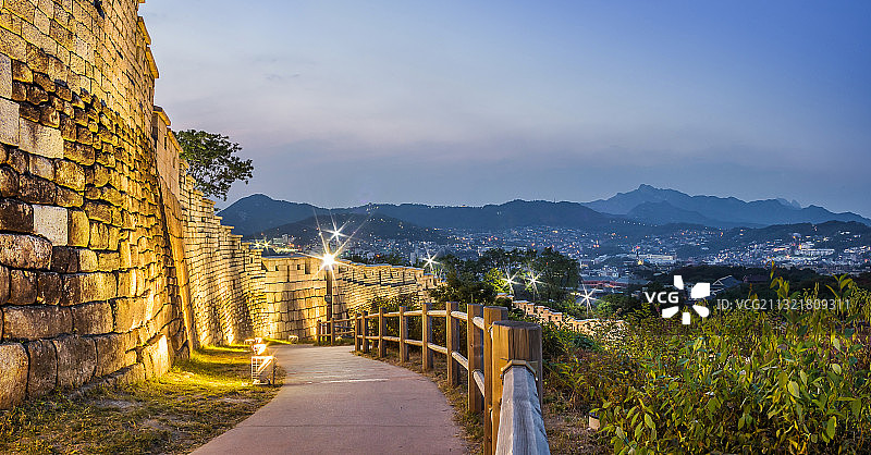 韩国 城墙 历史 骆山公园图片素材