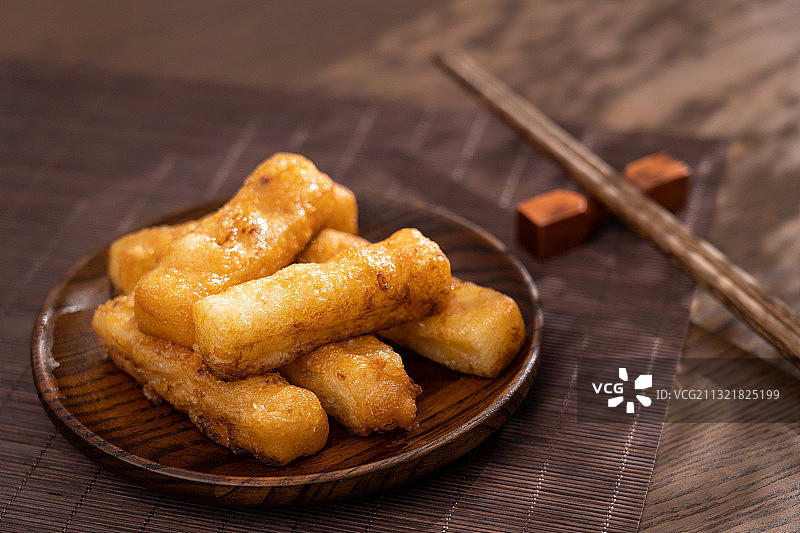 中国四川特色地方传统小吃川味红糖糍粑图片素材