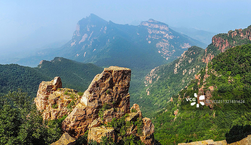 凌源红石山岩石图片素材