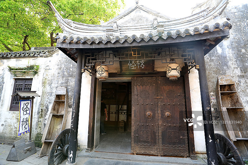 江苏苏州昆山周庄怪楼图片素材