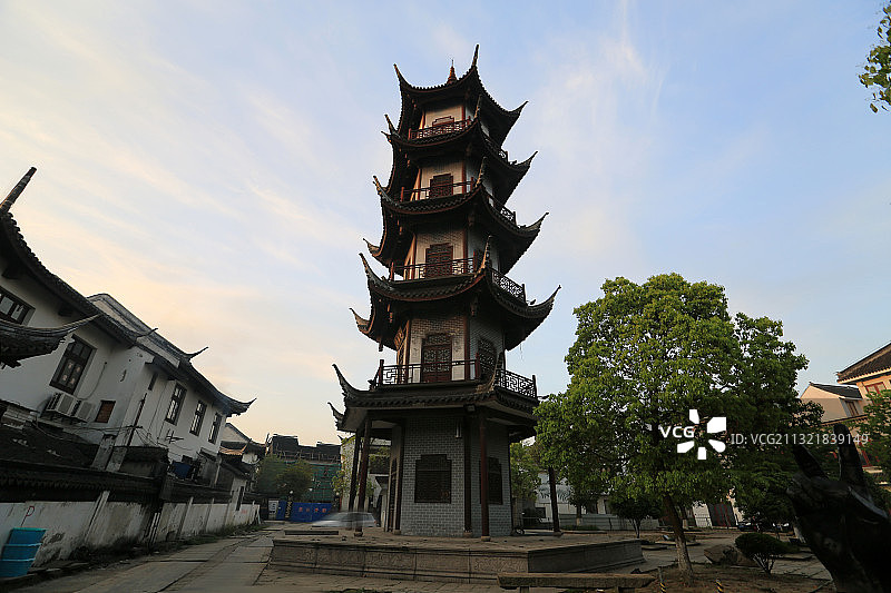 江苏苏州昆山水乡周庄全福塔图片素材