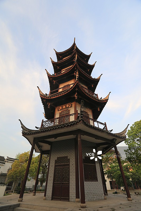 江苏苏州昆山水乡周庄全福塔图片素材