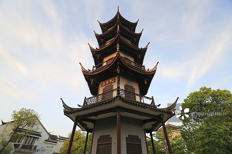 江苏苏州昆山水乡周庄全福塔图片素材