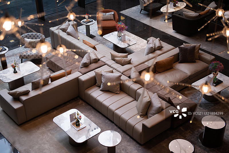 俯拍咖啡店座位沙发图片素材