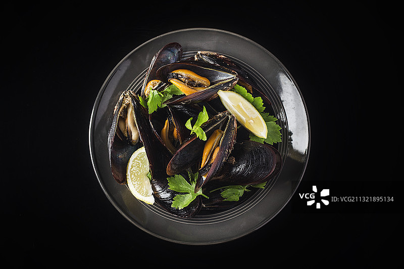 一盘青口贝图片素材