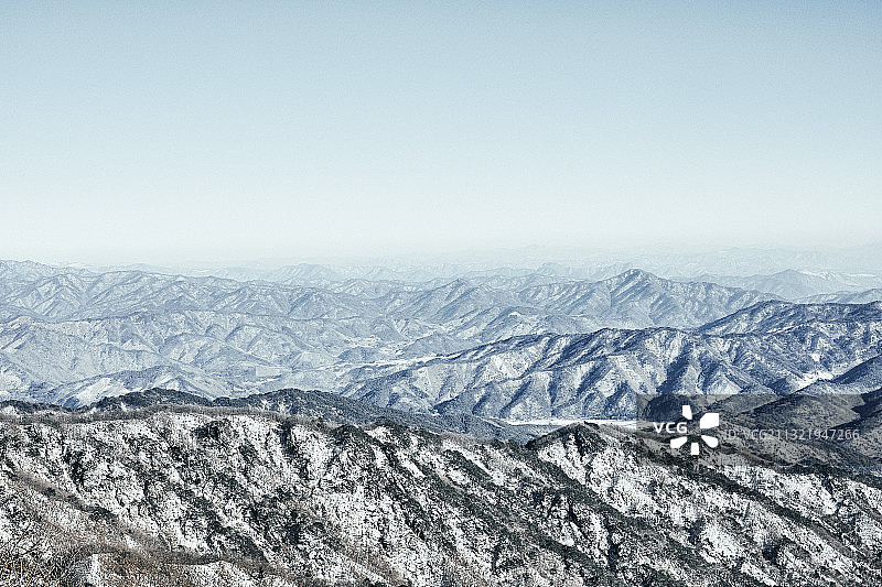 冬季雪山山脊图片素材