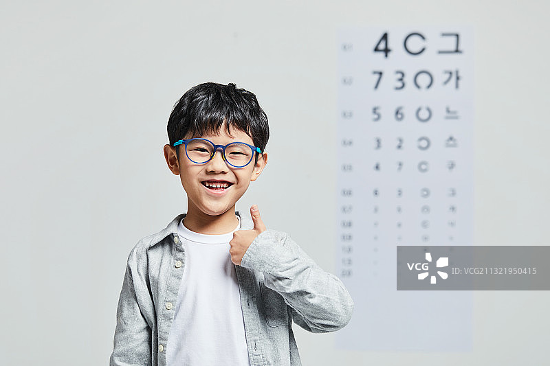 儿童眼科视力检查图片素材