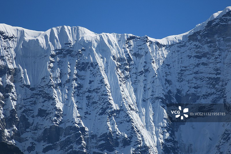 尼泊尔昆布冰川雪山晴空风光图片素材