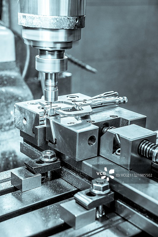 金属工具车间地板图片素材