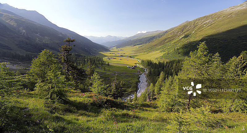 瑞士山谷图片素材
