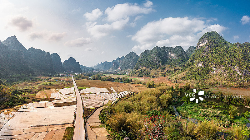 广西崇左大新喀斯特田园风光图片素材