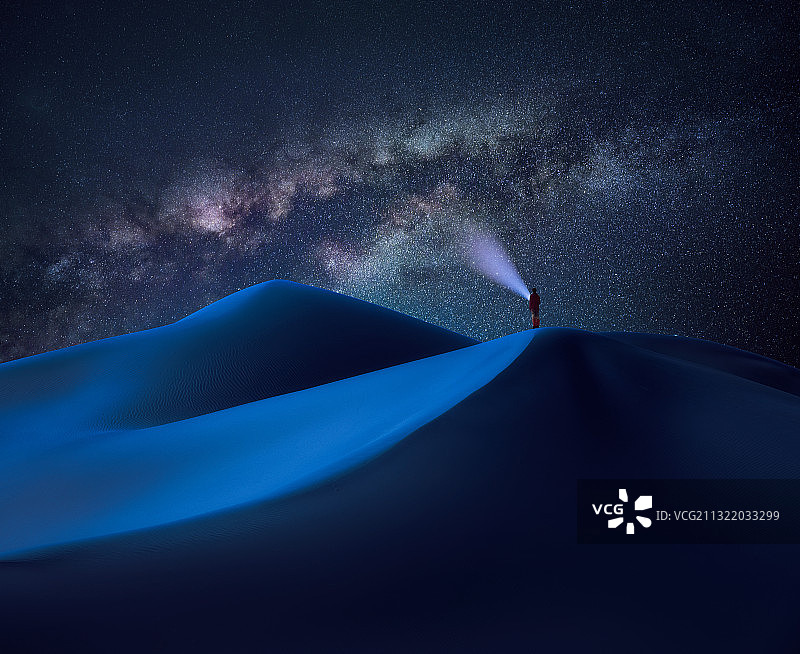 星空下的腾格里沙漠图片素材