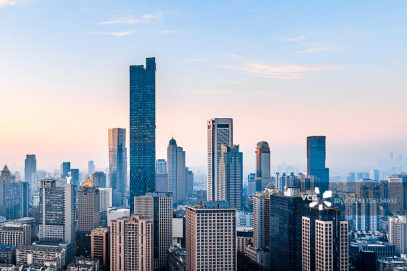 中国江苏南京城市天际线清晨风光图片素材