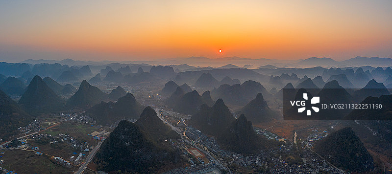 广西贺州黄姚古镇喀斯特地貌图片素材