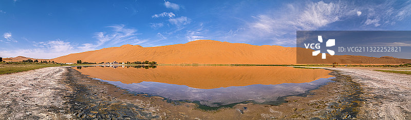 内蒙古阿拉善巴丹吉林沙漠庙海子图片素材
