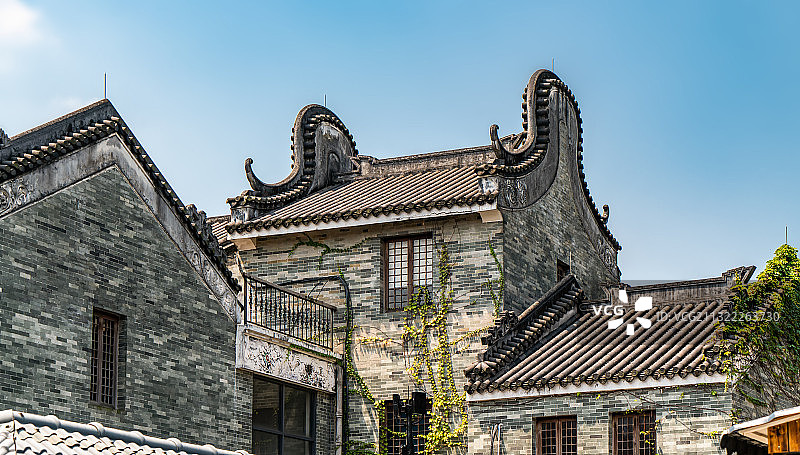 航拍广东岭南古民居锅耳屋图片素材
