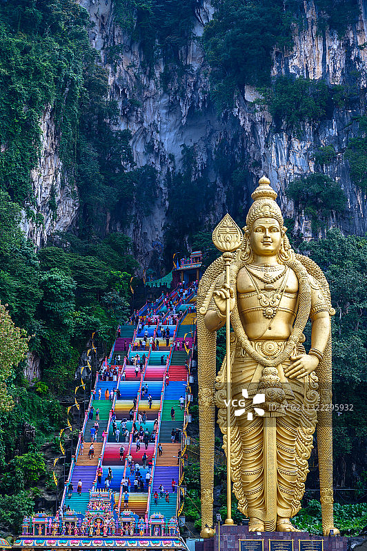 吉隆坡黑风洞黄金佛像图片素材