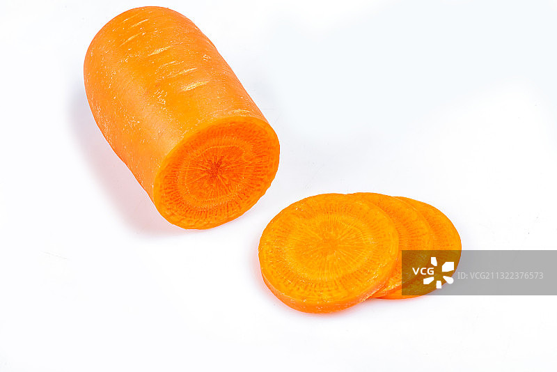 白底上的切片胡萝卜图片素材