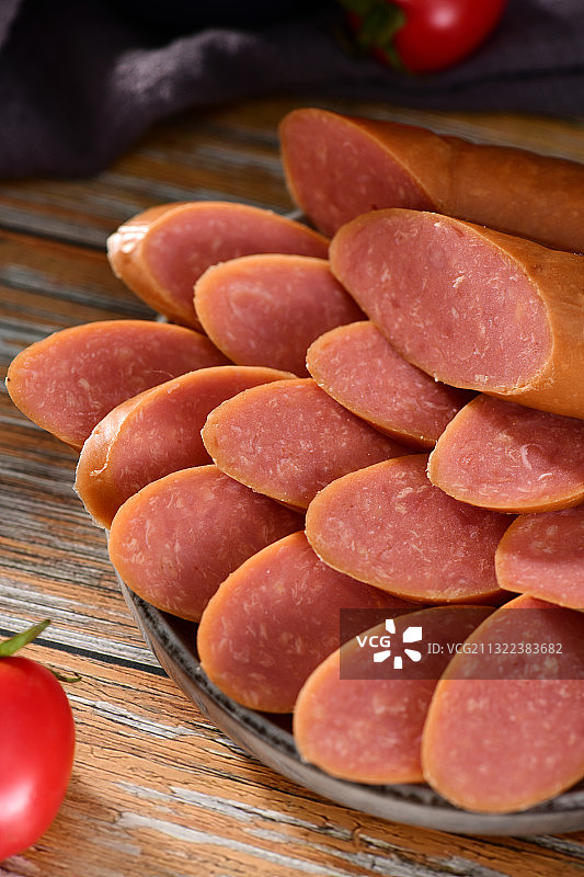 切开的肉肠图片素材