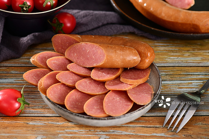 切开的肉肠图片素材