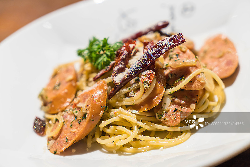 近距离的食物在盘子图片素材