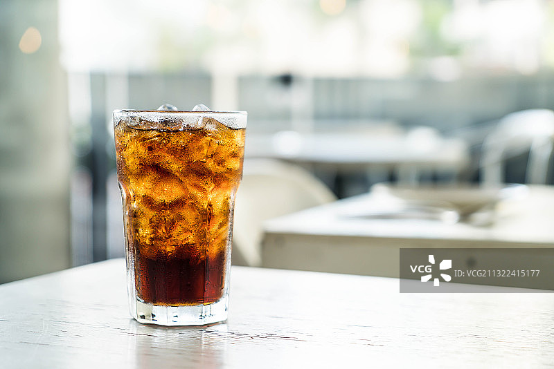 桌子上饮料的特写图片素材