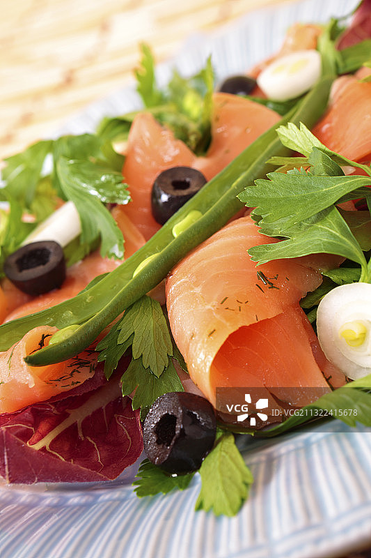 盘中沙拉特写图片素材