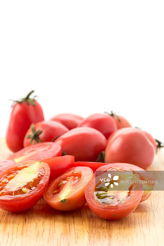 桌子上西红柿的特写图片素材