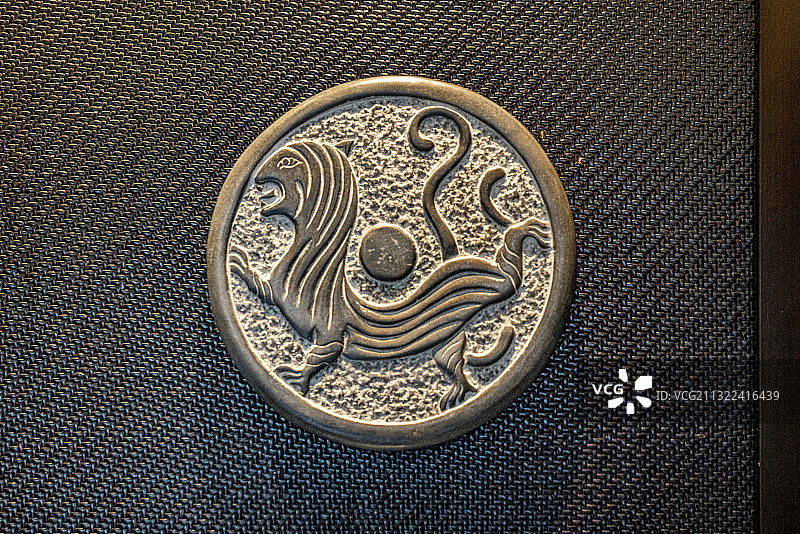 云南省腾冲市酒店大厅装饰雕塑“龙”图片素材